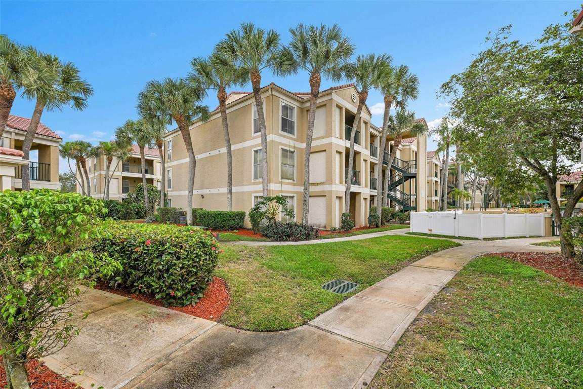 875 Riverside Drive - Photo 1
