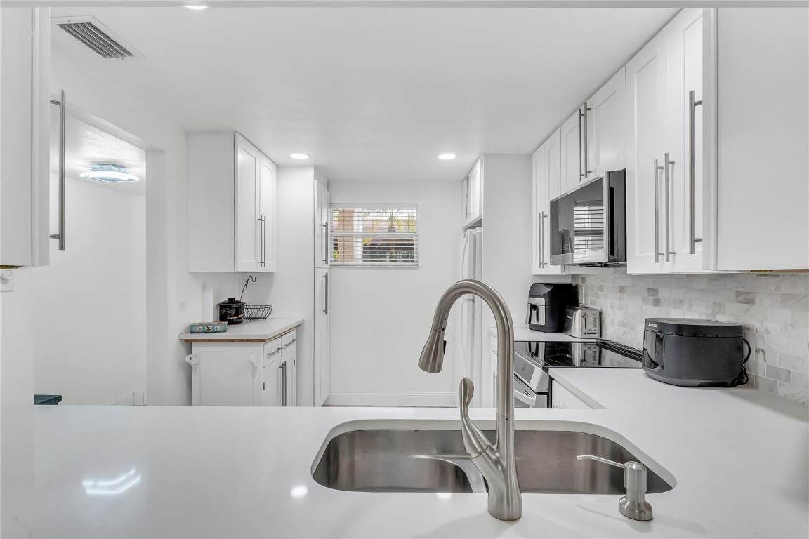 3920 Inverrary Boulevard - Photo 1