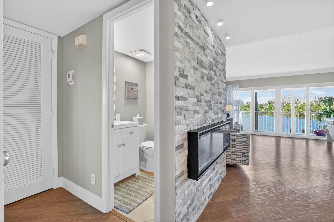 1537 Hillsboro - Photo 1