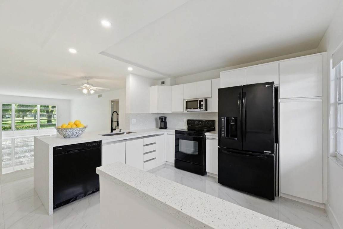 2202 Lucaya - Photo 1