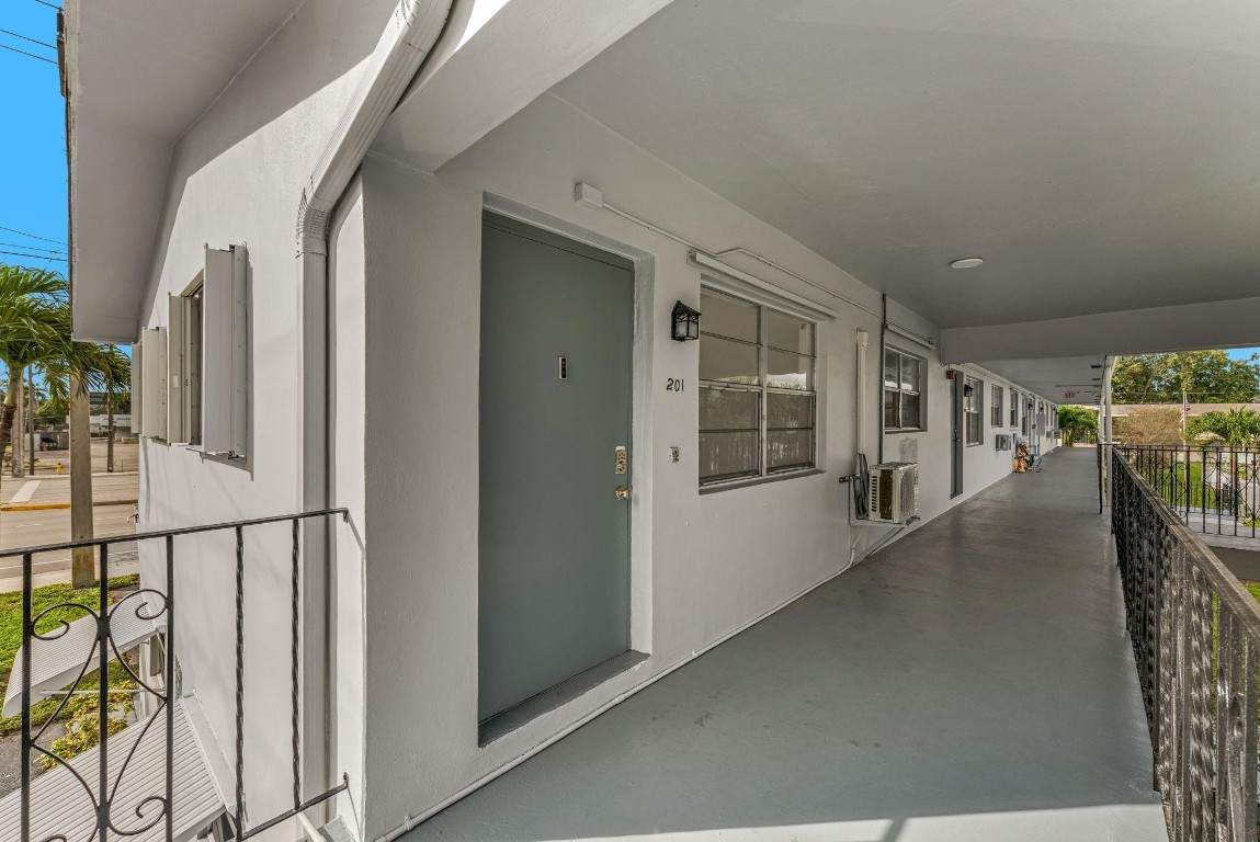 7401 Pines - Photo 1