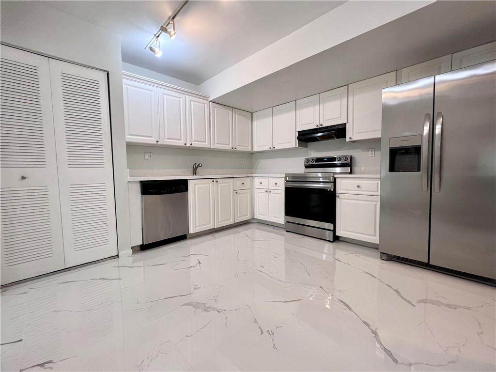 701 Pine Island - Photo 1