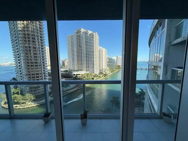 465 Brickell - Photo 1