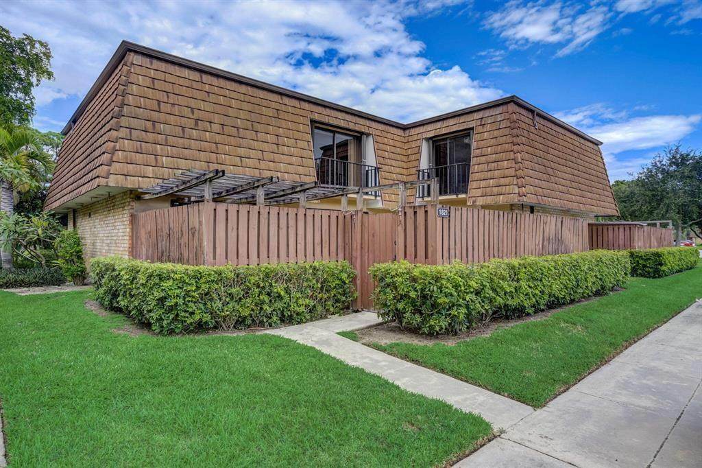 1821 18th Lane - Photo 1