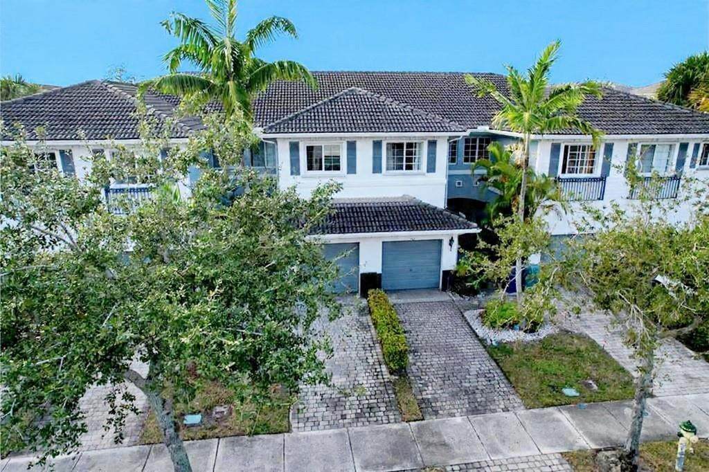 1421 34th Way - Photo 1