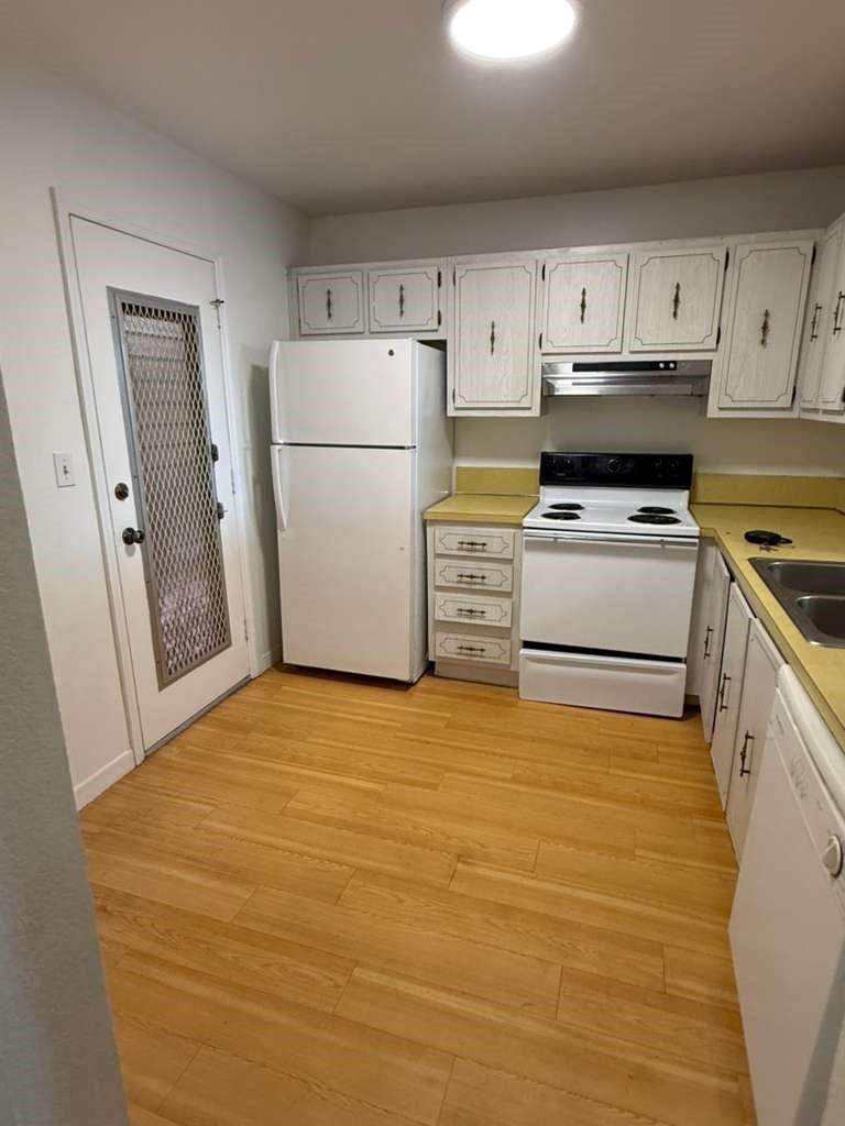 408 68th Avenue - Photo 1