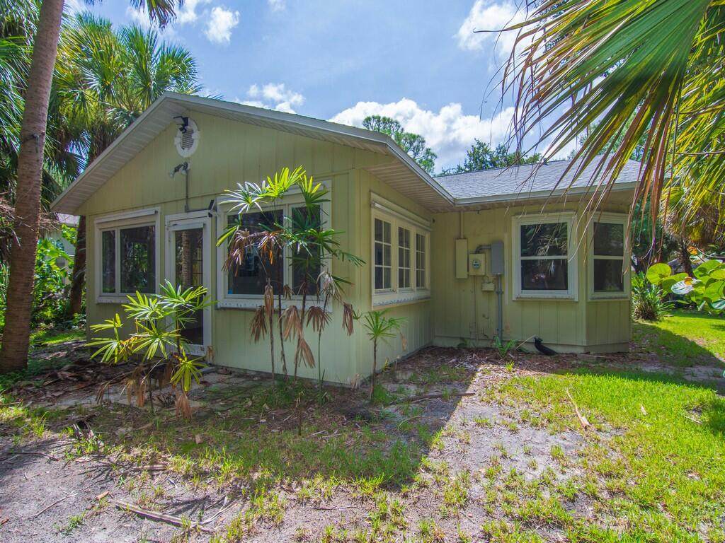 722 Wentworth Street - Photo 1