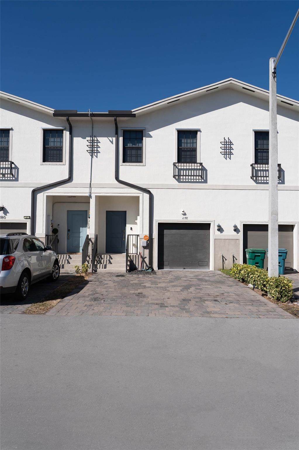 1176 7 Court - Photo 1