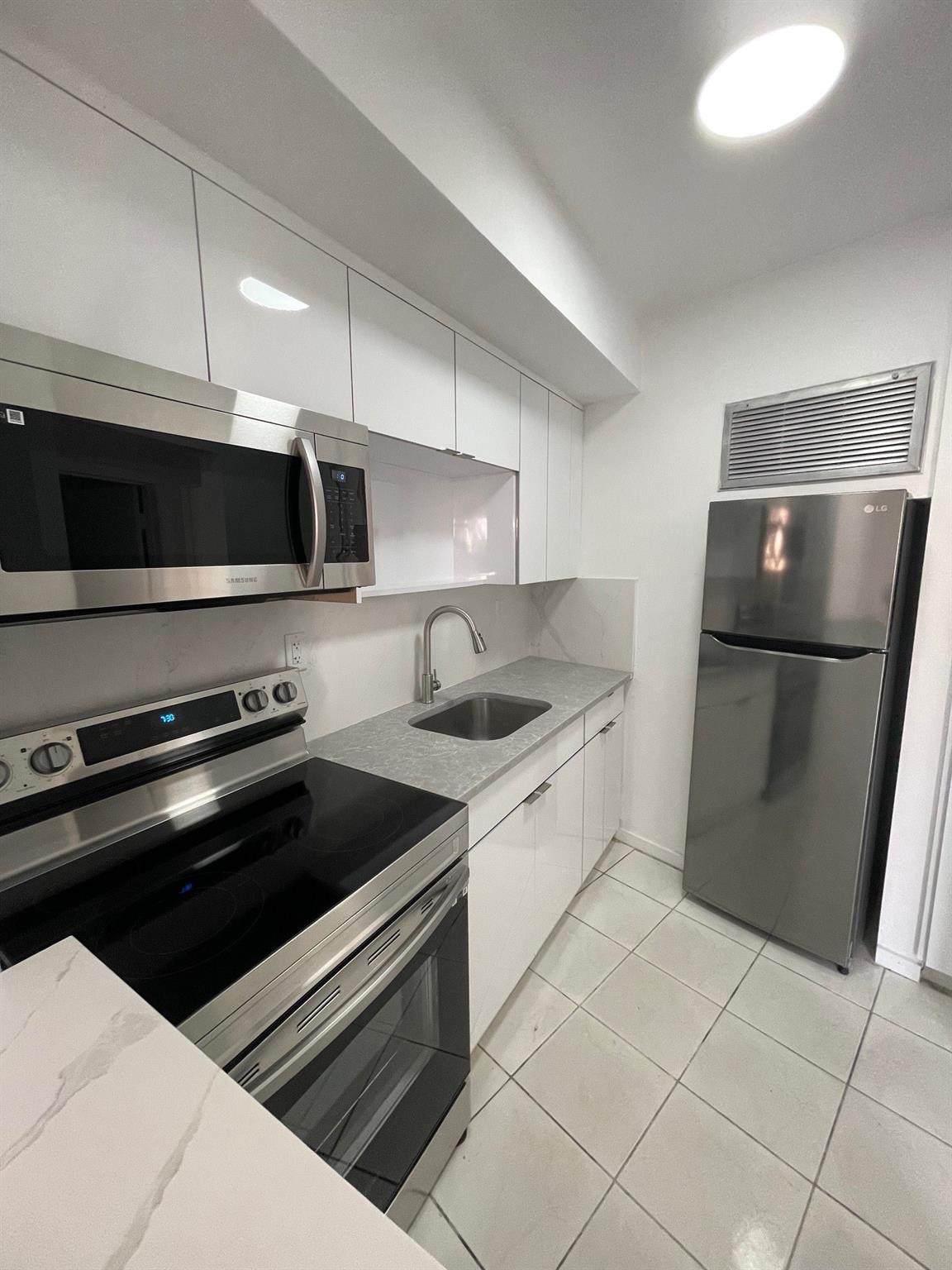 11 52nd Avenue - Photo 1