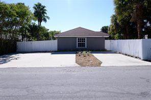 620 Oak Street - Photo 1