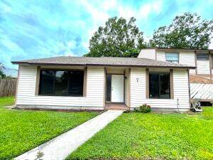 132 Sherwood Circle - Photo 1