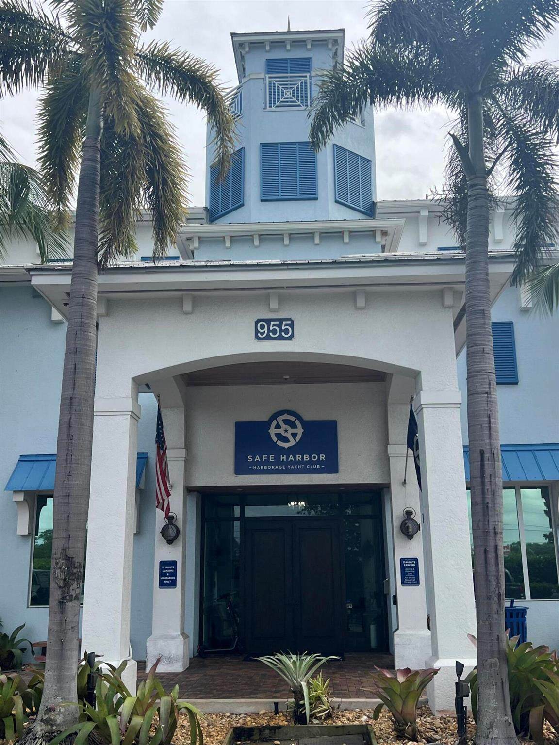 975 Flagler Avenue - Photo 1