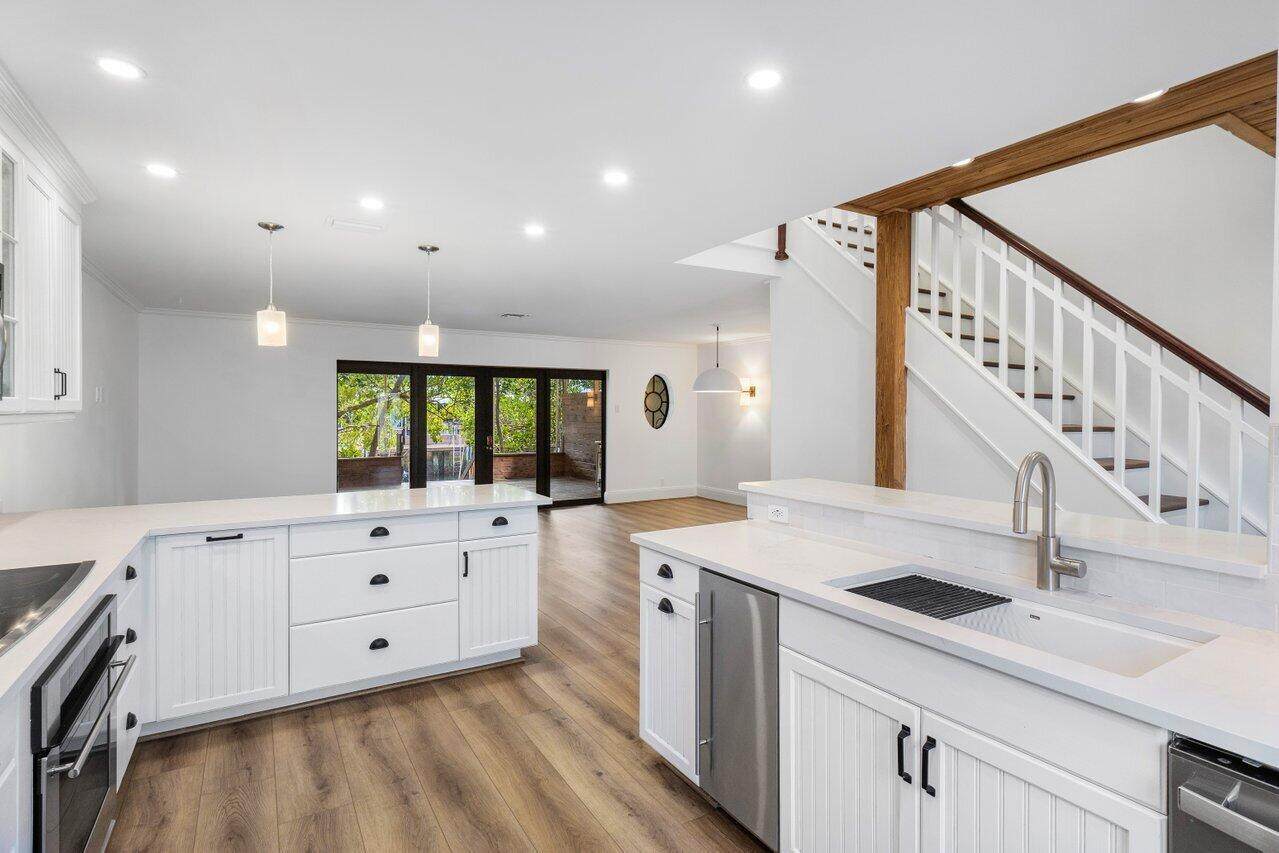 720 Mariners Way - Photo 1