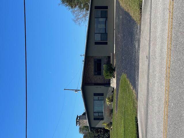 4510 Lakeview Drive - Photo 1