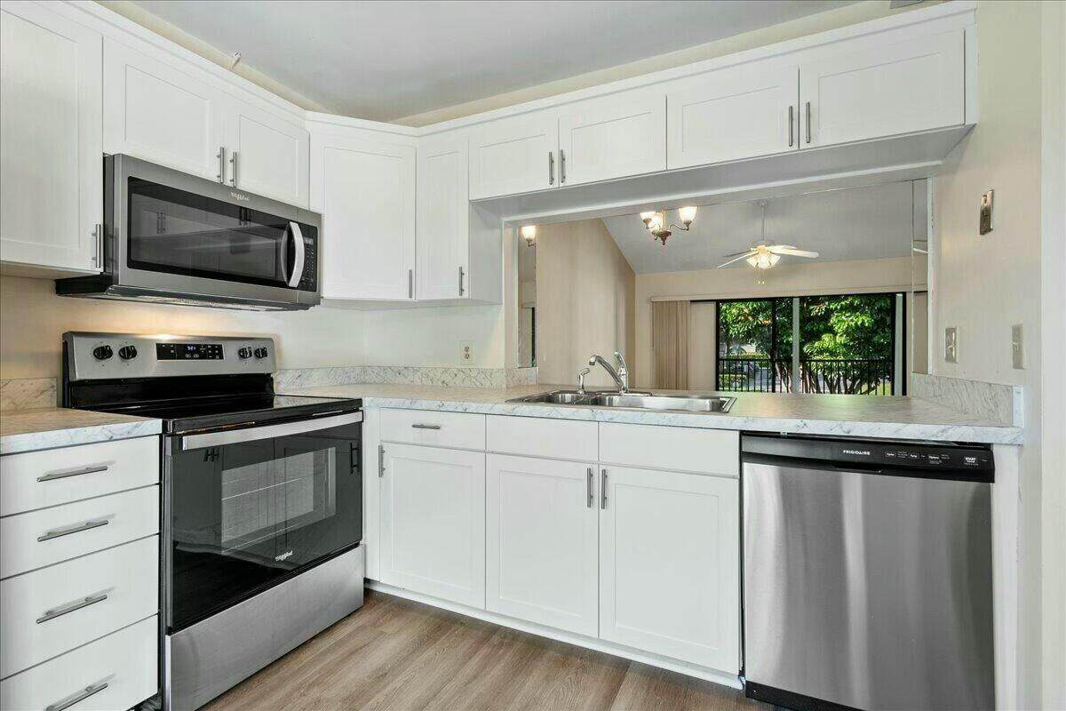 1405 Federal Highway - Photo 1