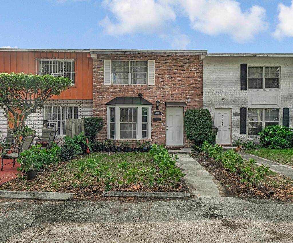 3621 Townhouse Court - Photo 1