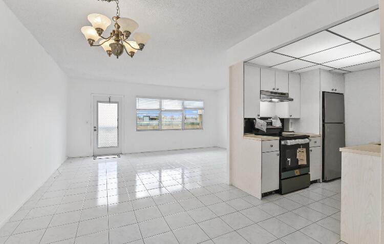 4012 Lincoln A - Photo 1