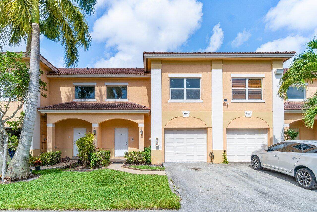 809 Talia Circle - Photo 1