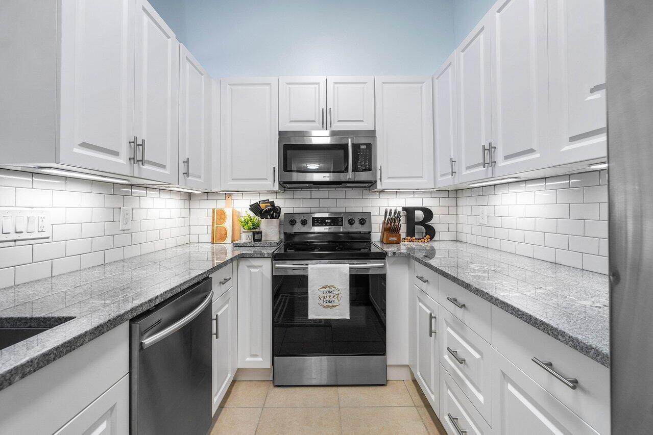 1106 Hyacinth Place - Photo 1