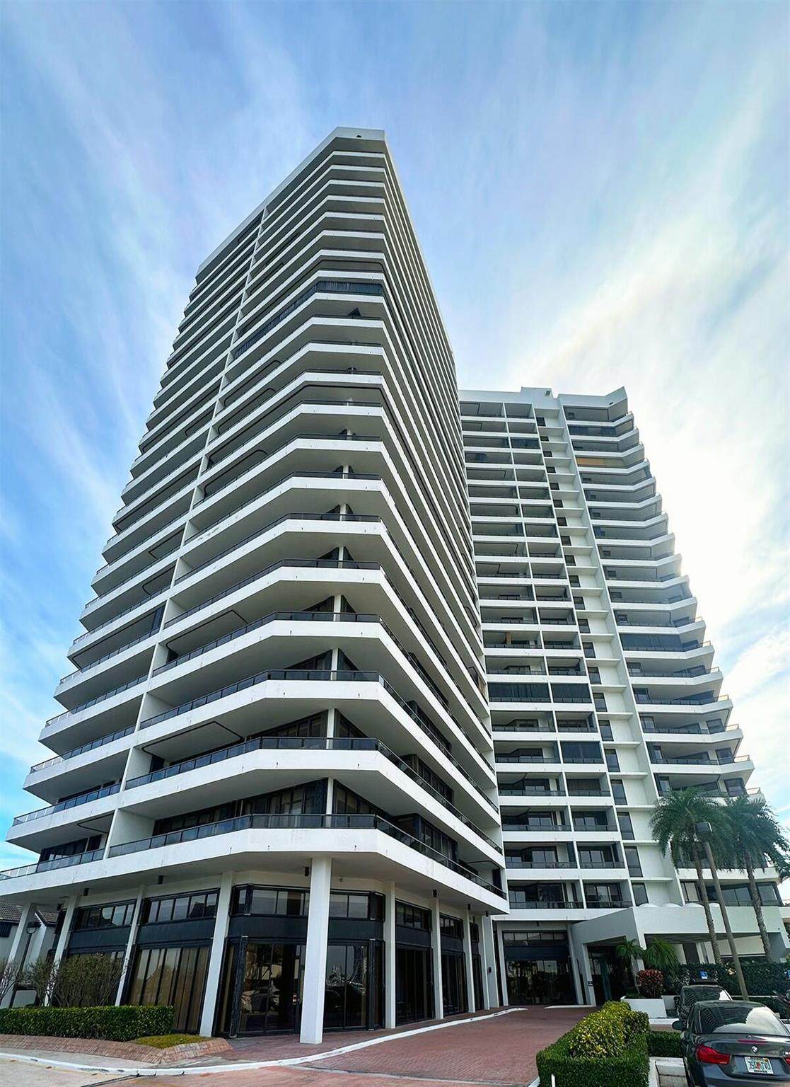 100 Lakeshore Drive - Photo 1