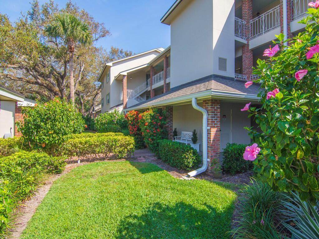109 Park Shores Circle - Photo 1