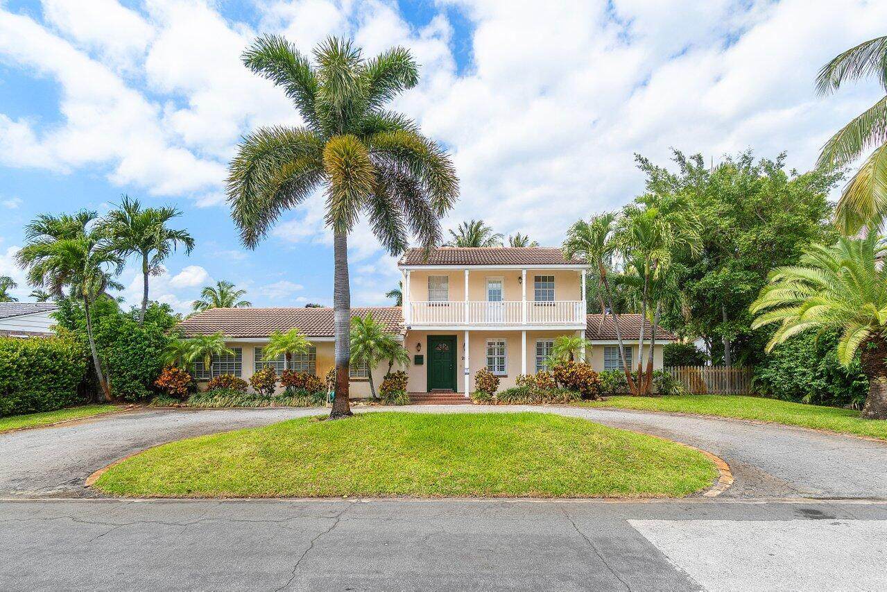 255 Russlyn Drive - Photo 1