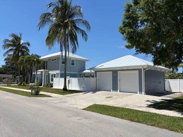 425 Hugh Street - Photo 1