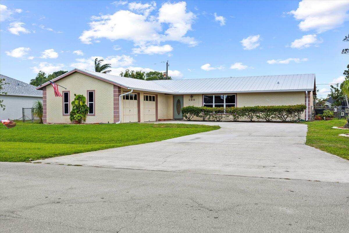 286 Granduer Avenue - Photo 1