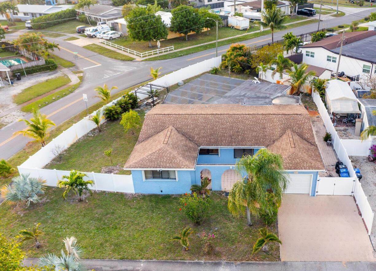 2041 35 Avenue - Photo 1