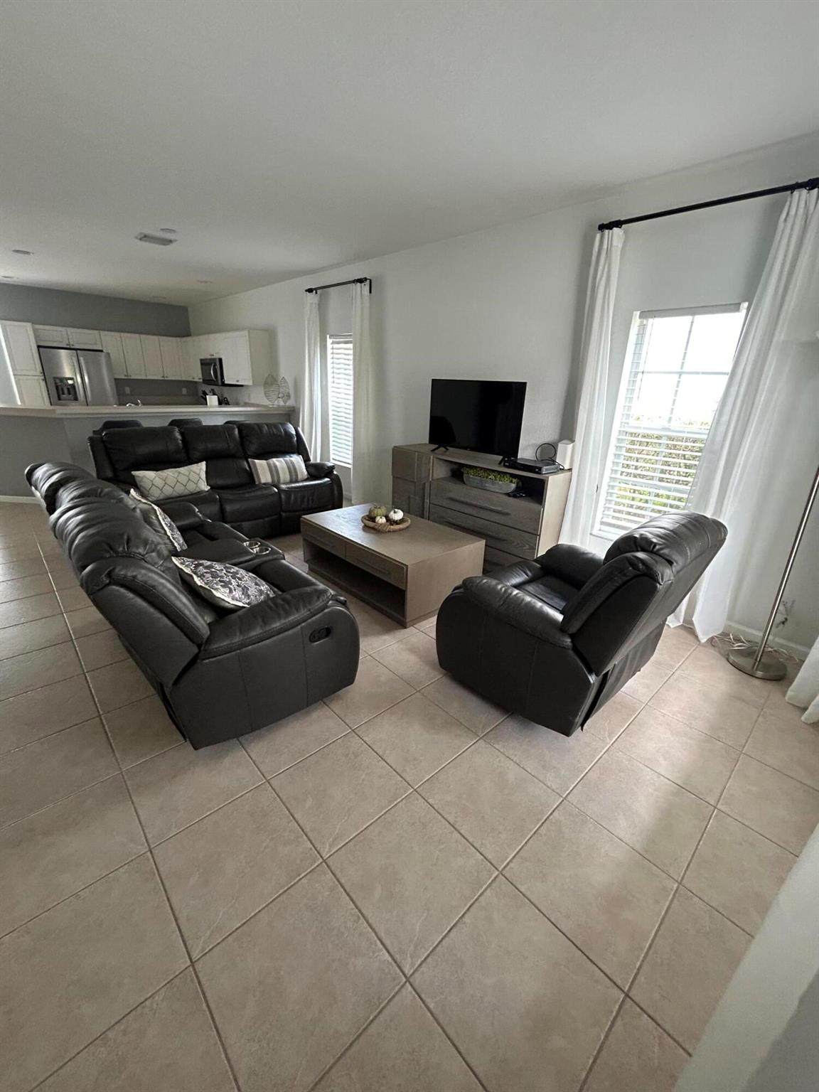 13517 Fountain View Boulevard - Photo 1