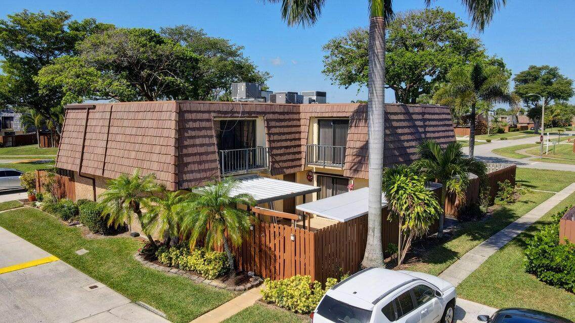 562 Springdale Circle - Photo 1