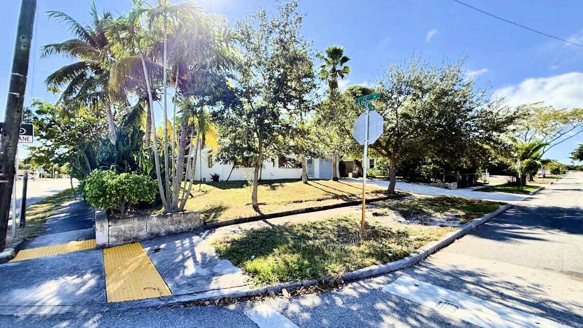 802 Lytle Street - Photo 1