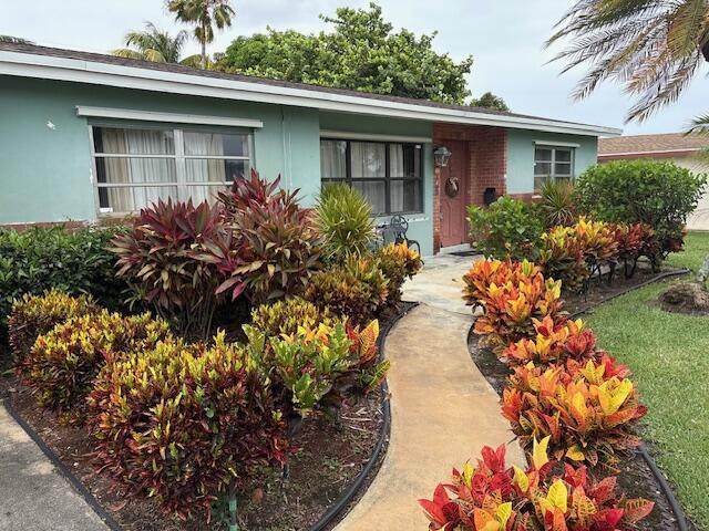 729 Kalmia Drive - Photo 1