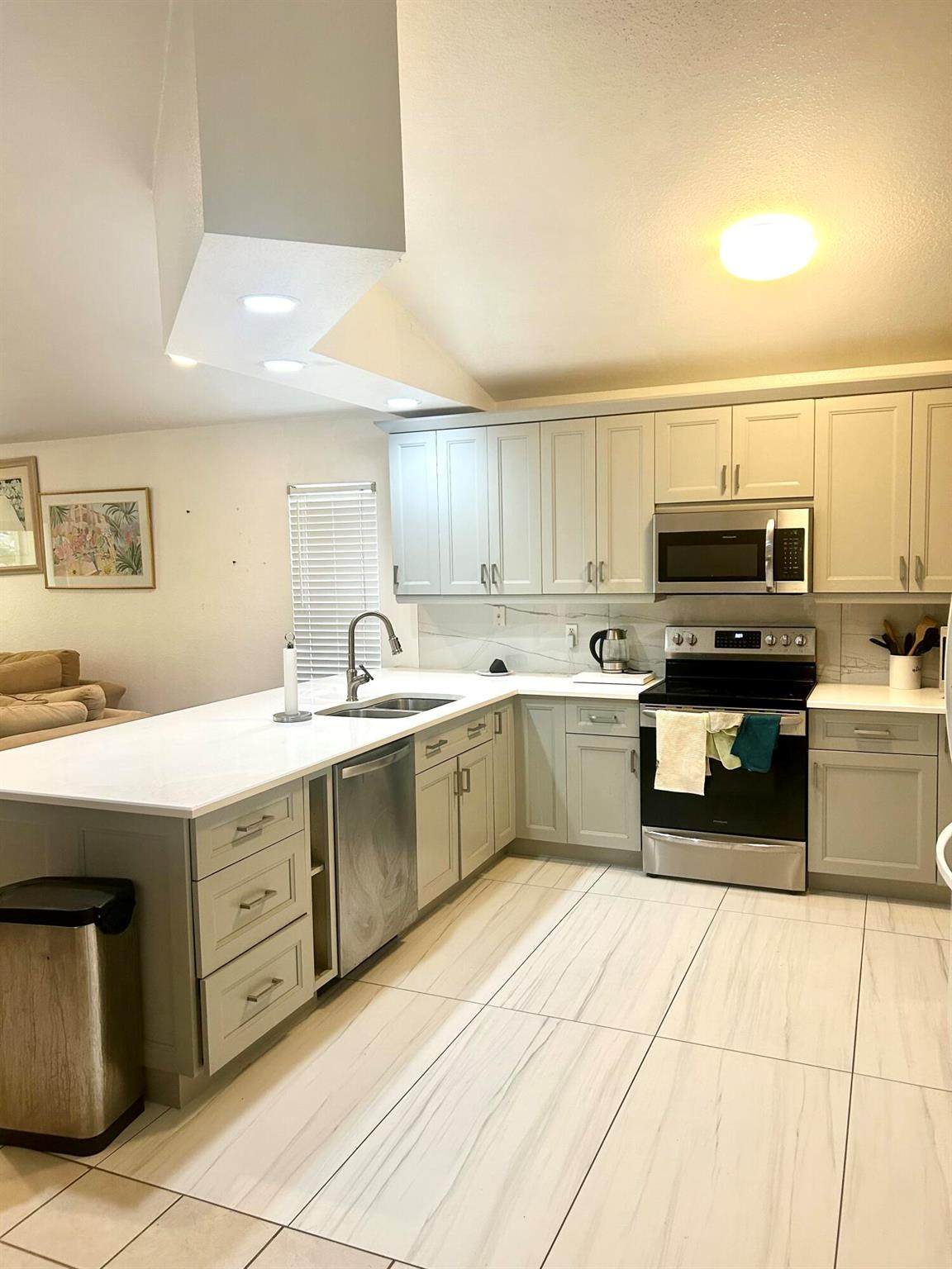 321 Broward Avenue - Photo 1