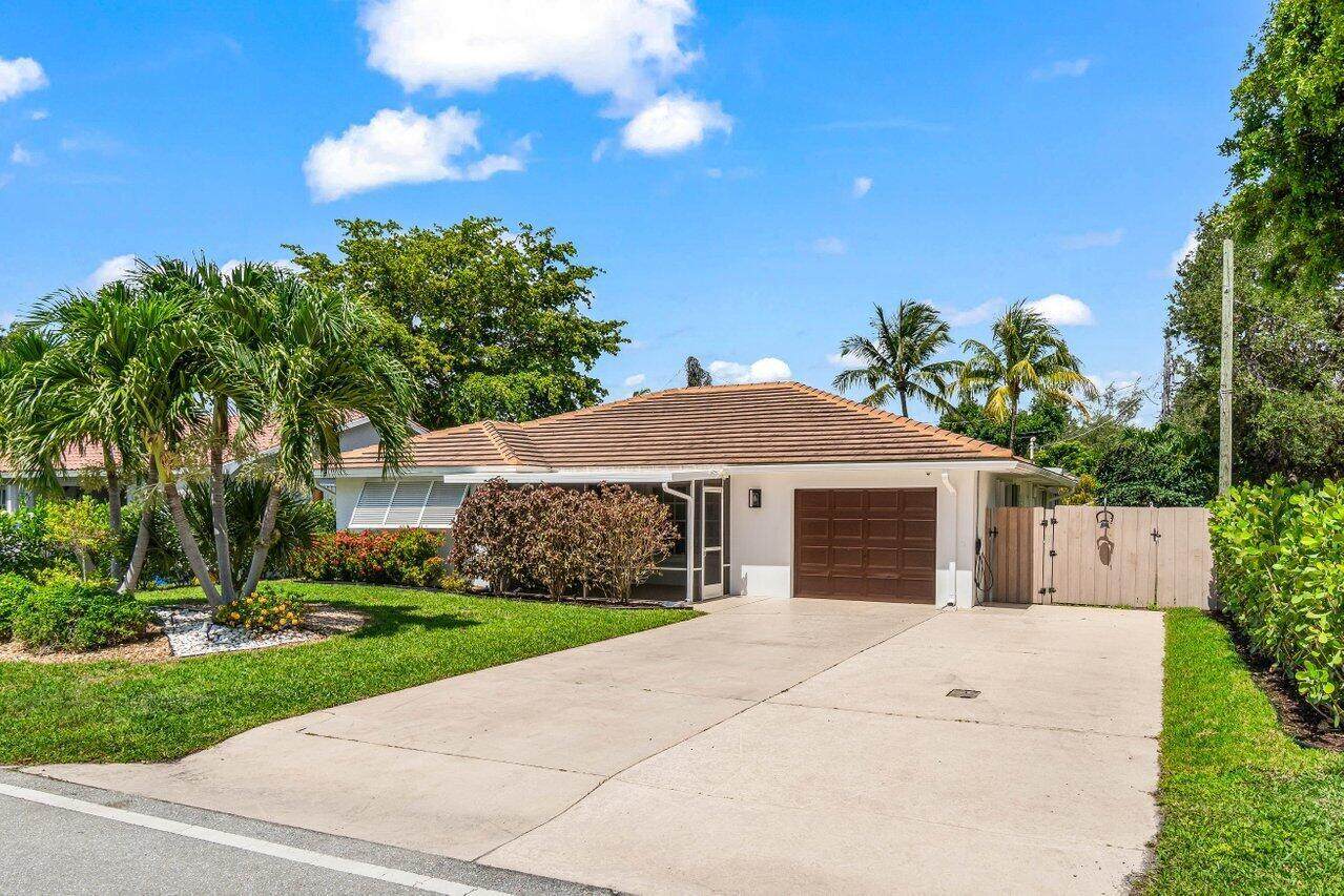 817 Lake Drive - Photo 1
