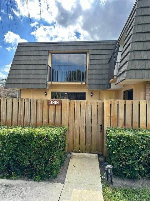 3819 38th Way - Photo 1