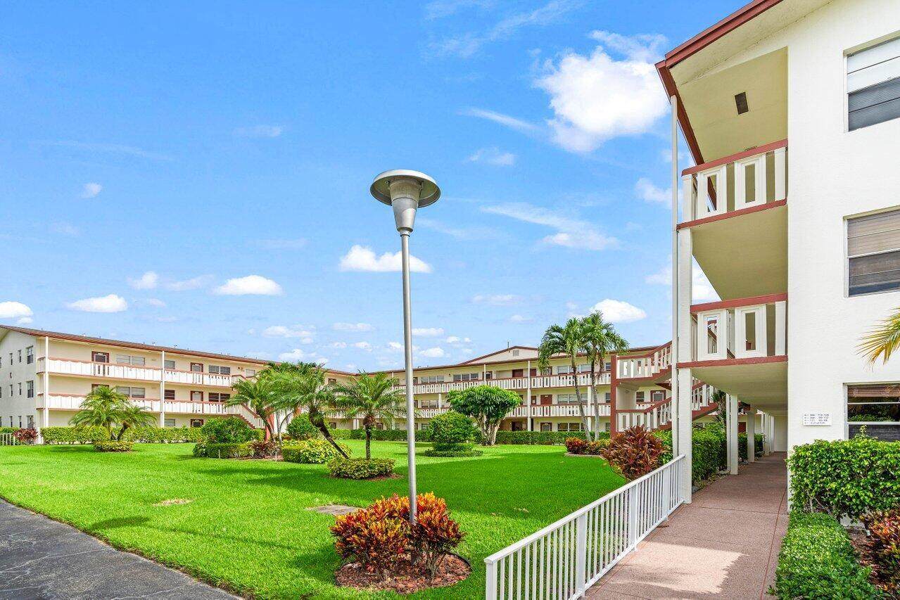 105 Brighton C - Photo 1