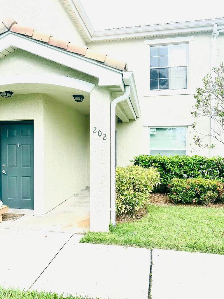 116 Peacock Boulevard - Photo 1