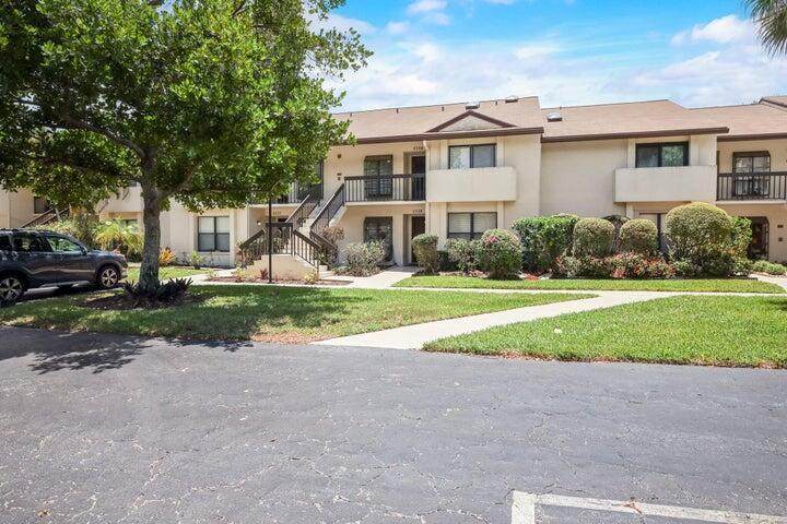 3340 Lucerne Park Drive - Photo 1