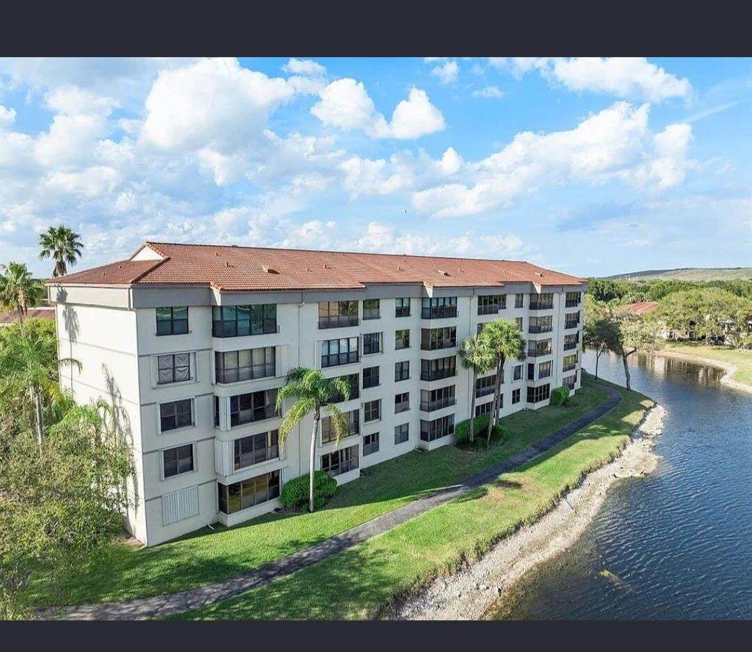 2907 Carambola Circle - Photo 1