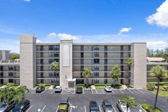6 Royal Palm Way - Photo 1