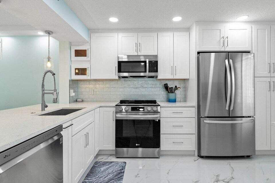 7076 Huntington Lane - Photo 1