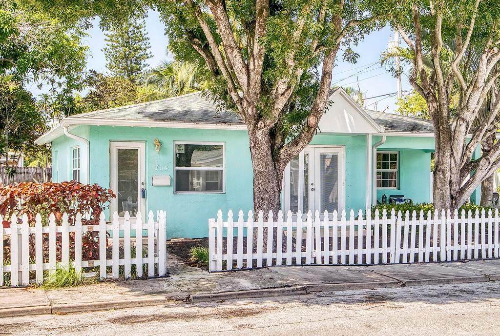 714 8th Avenue - Photo 1