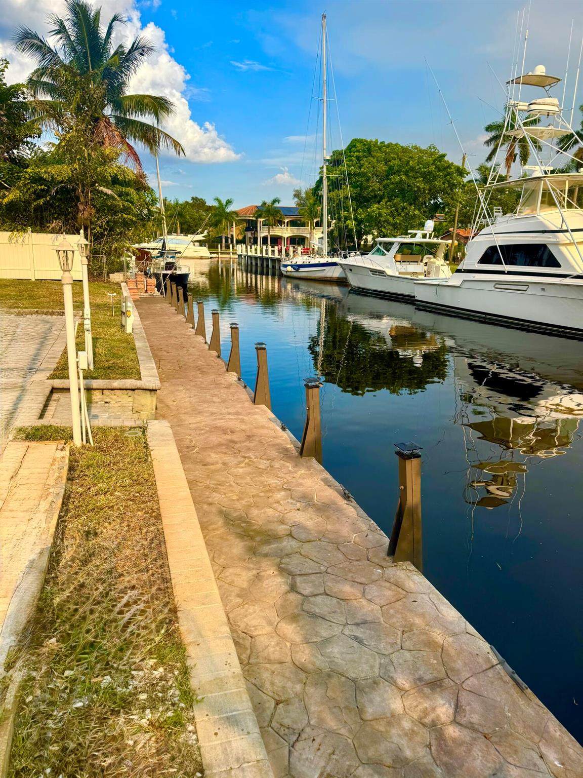 1512 5th Street - Photo 1