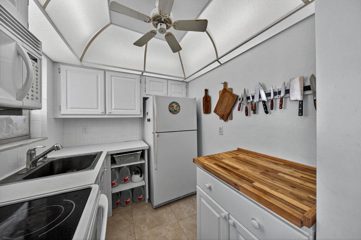 251 Golf Boulevard - Photo 1