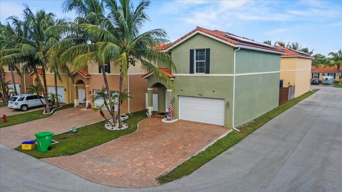 3325 Elizabeth Place - Photo 1