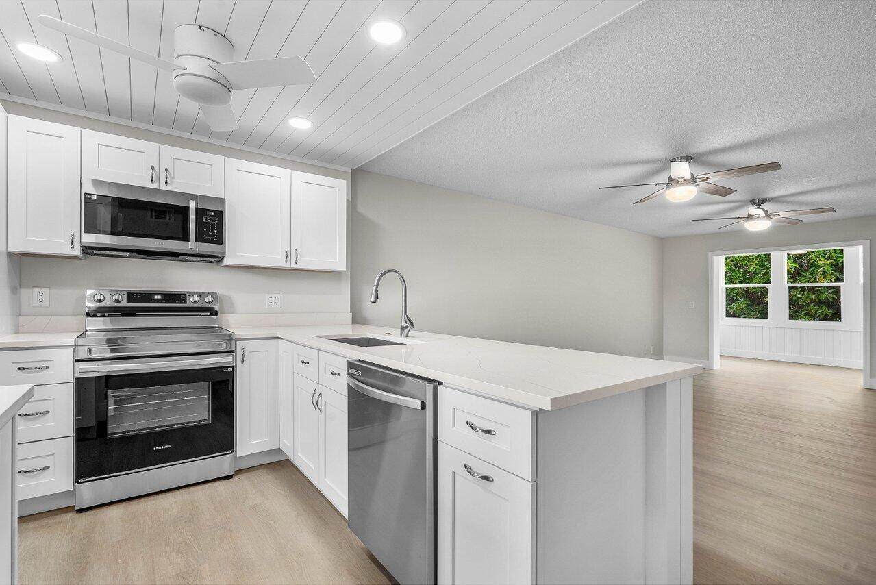 2601 3rd Court - Photo 1