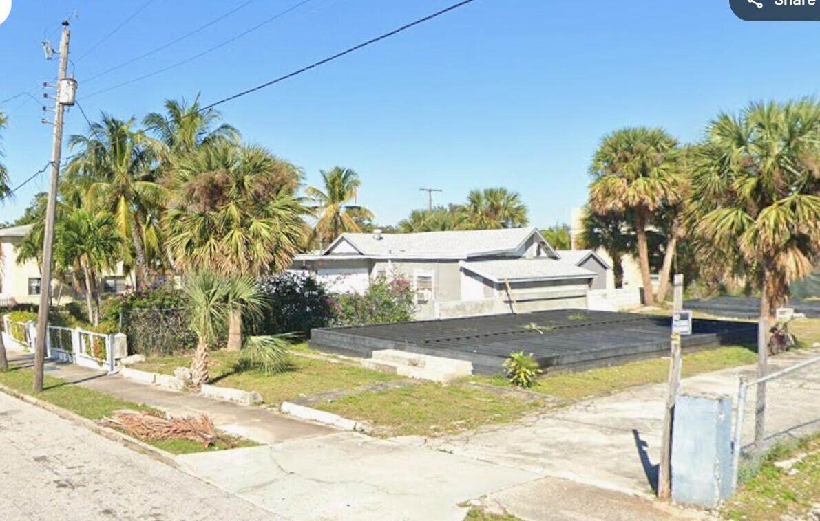 819 6th Street - Photo 1