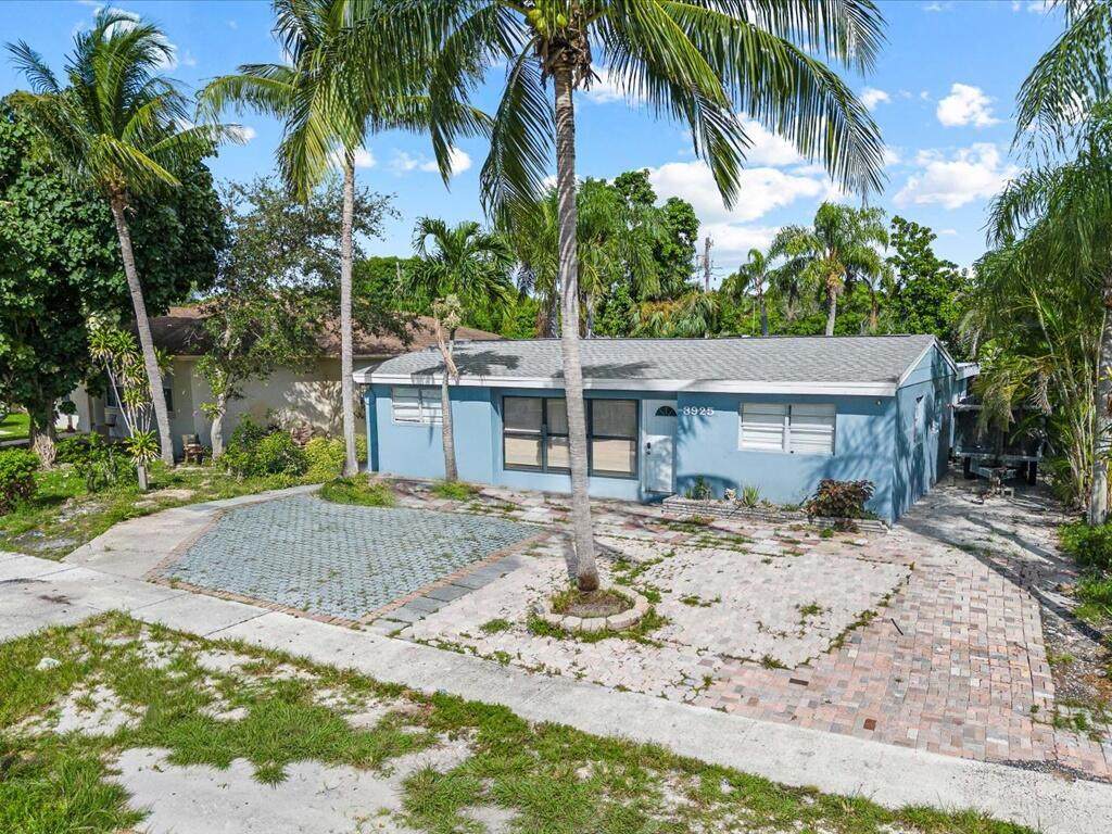 3925 Tuskegee Drive - Photo 1