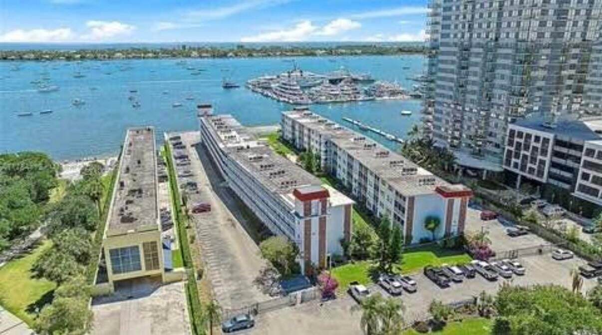 4500 Flagler Drive - Photo 1